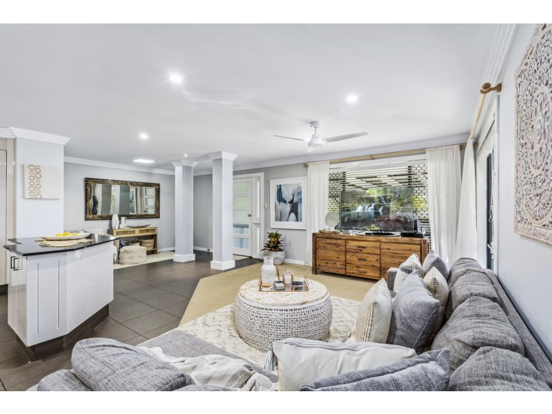 8 Pilbara Place, Worongary QLD 4213