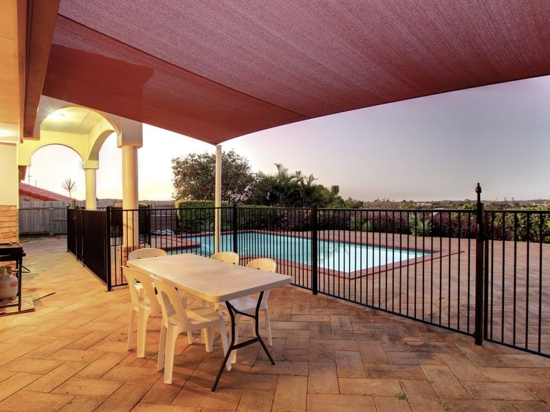 16 Quigan Terrace, Highland Park QLD 4211