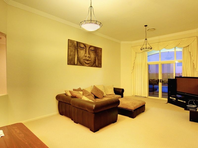 16 Quigan Terrace, Highland Park QLD 4211