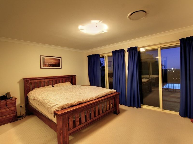 16 Quigan Terrace, Highland Park QLD 4211