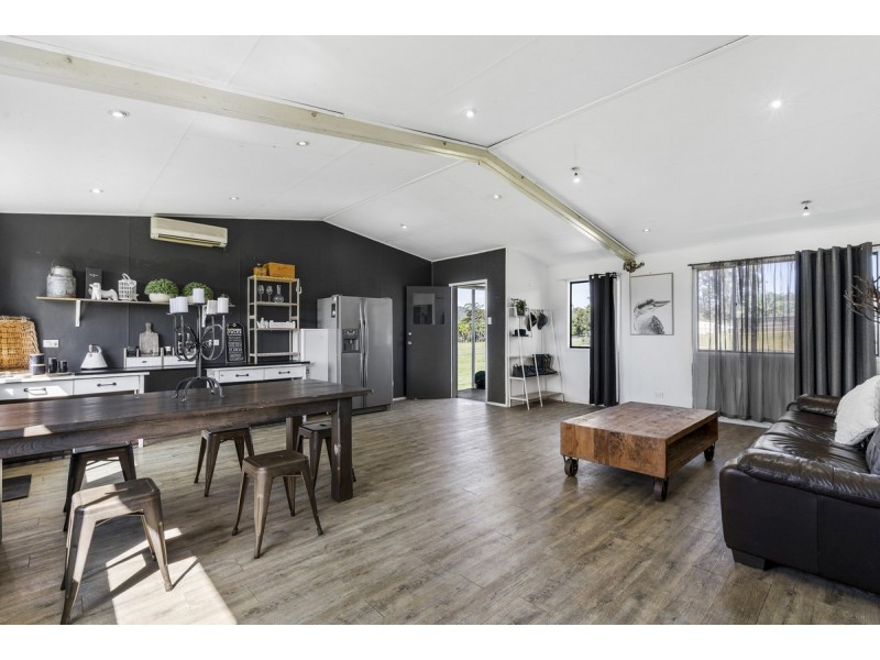 42 Equestrian Drive, Maudsland QLD 4210