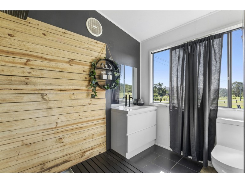 42 Equestrian Drive, Maudsland QLD 4210