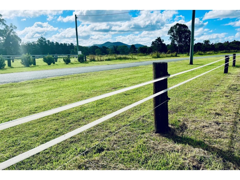 42 Equestrian Drive, Maudsland QLD 4210