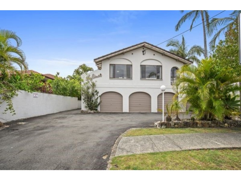 3/35 Armrick Avenue, Broadbeach QLD 4218