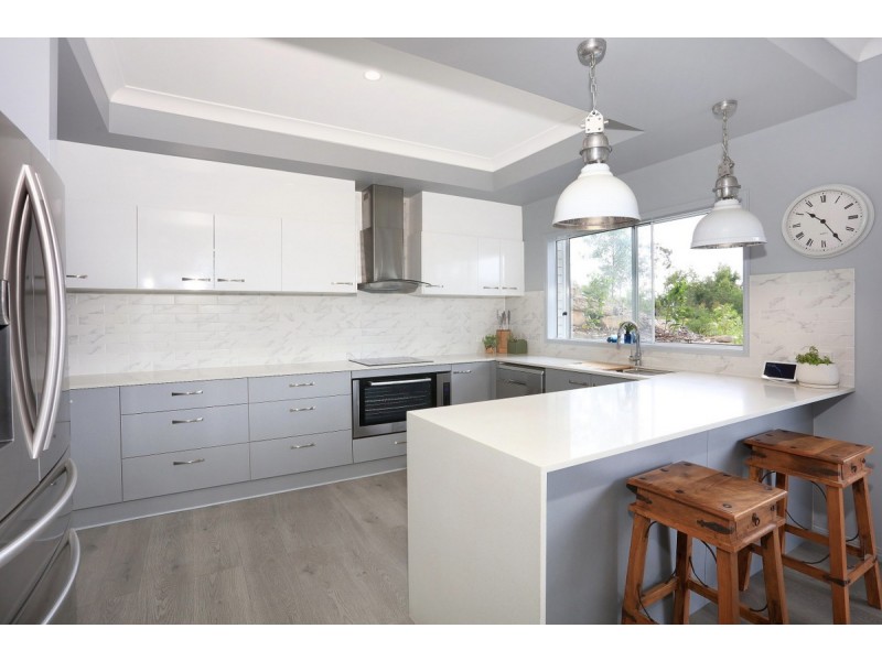 6 Valleyview Drive, Mount Nathan QLD 4211