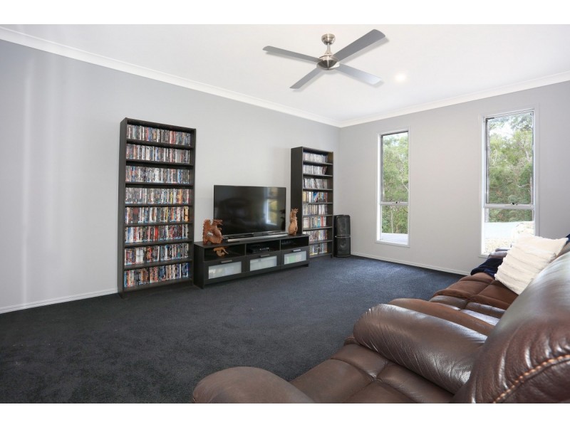 6 Valleyview Drive, Mount Nathan QLD 4211