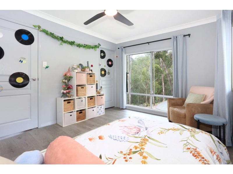 6 Valleyview Drive, Mount Nathan QLD 4211