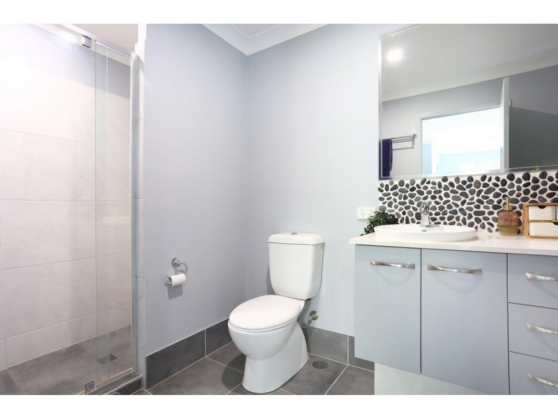 6 Valleyview Drive, Mount Nathan QLD 4211