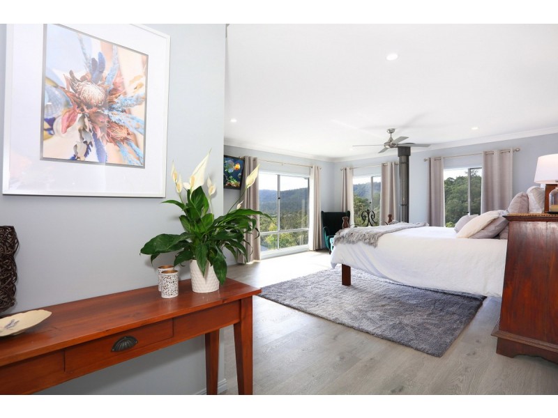 6 Valleyview Drive, Mount Nathan QLD 4211