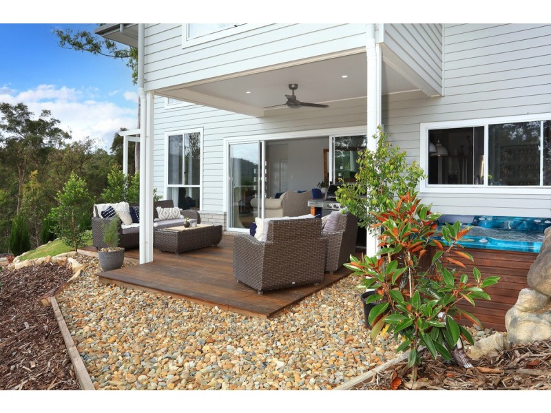 6 Valleyview Drive, Mount Nathan QLD 4211