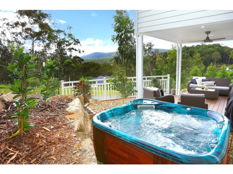 6 Valleyview Drive, Mount Nathan QLD 4211