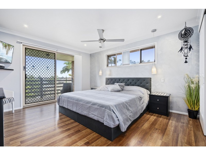 4 Jindabyne Court, Highland Park QLD 4211
