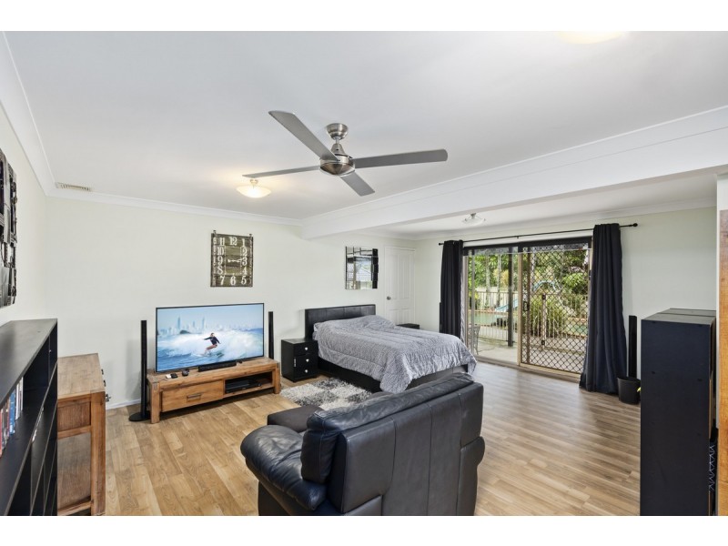 4 Jindabyne Court, Highland Park QLD 4211