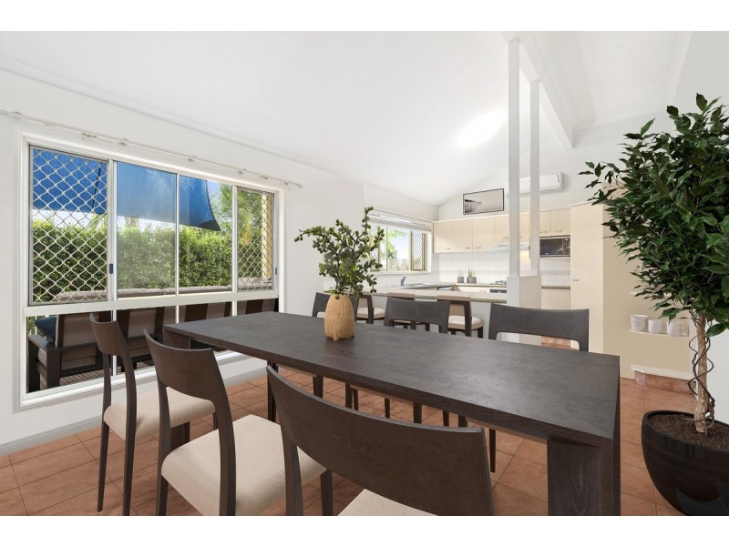 69 Paddington Drive, Carrara QLD 4211