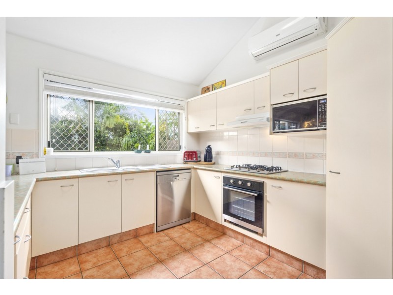 69 Paddington Drive, Carrara QLD 4211