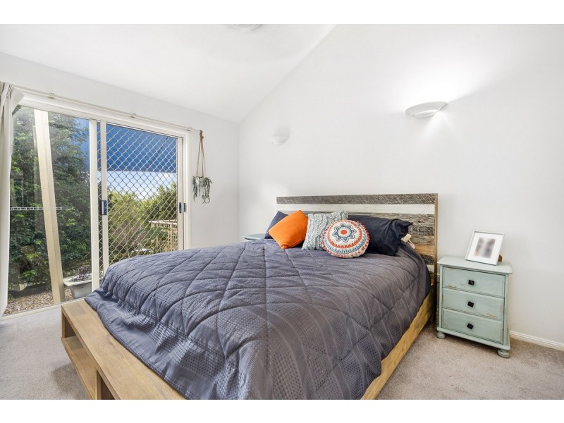 69 Paddington Drive, Carrara QLD 4211