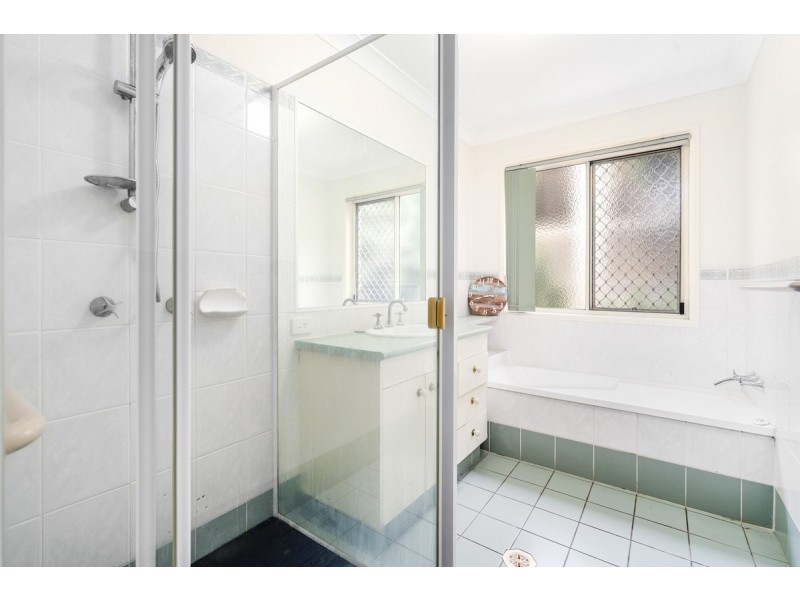 69 Paddington Drive, Carrara QLD 4211