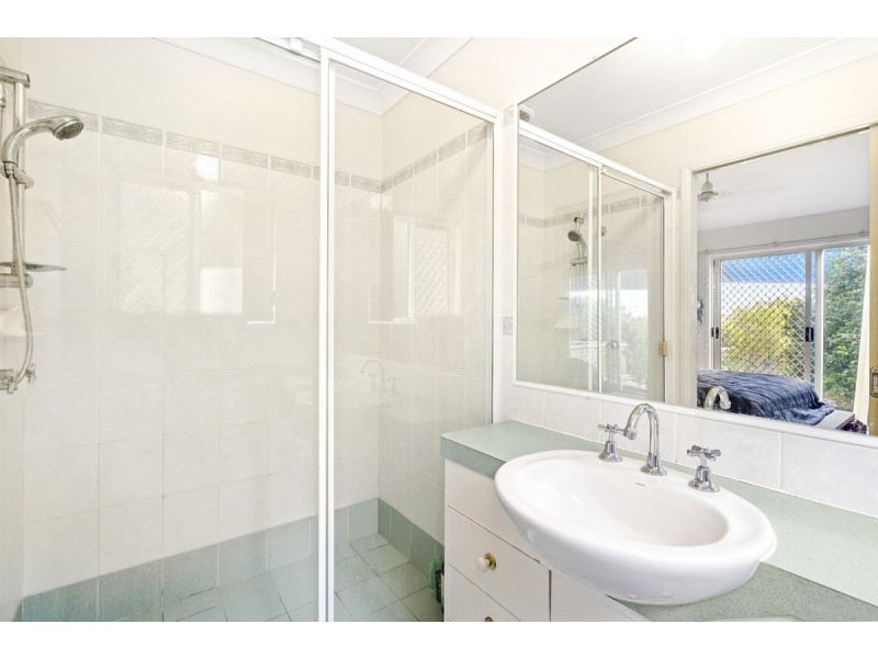 69 Paddington Drive, Carrara QLD 4211