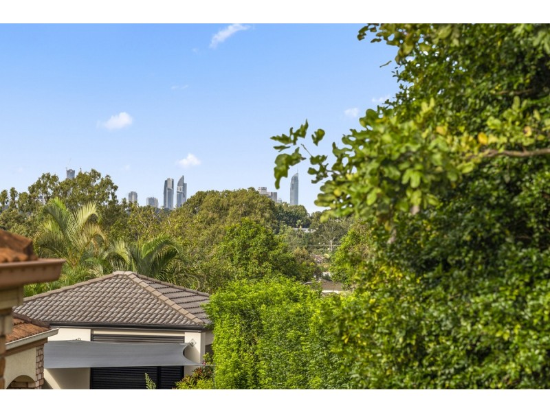 69 Paddington Drive, Carrara QLD 4211