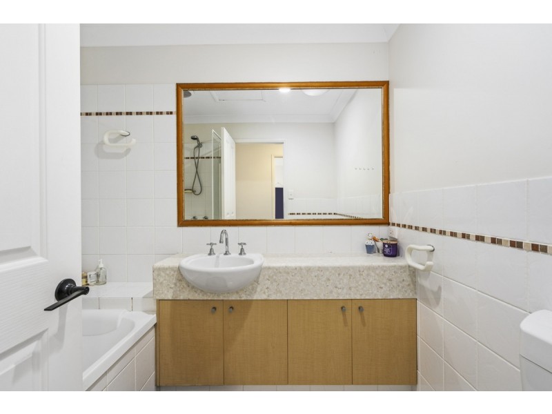 13A/64 Gilston Road, Nerang QLD 4211