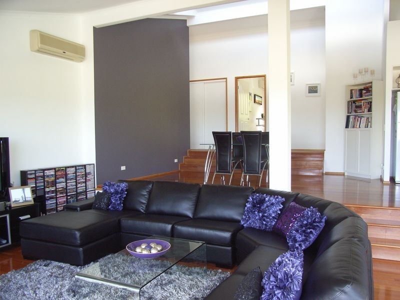 11 Moroccan Street, Highland Park QLD 4211