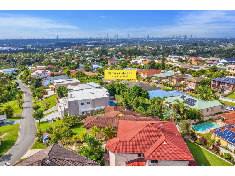 32 Tara Vista Boulevard, Highland Park QLD 4211
