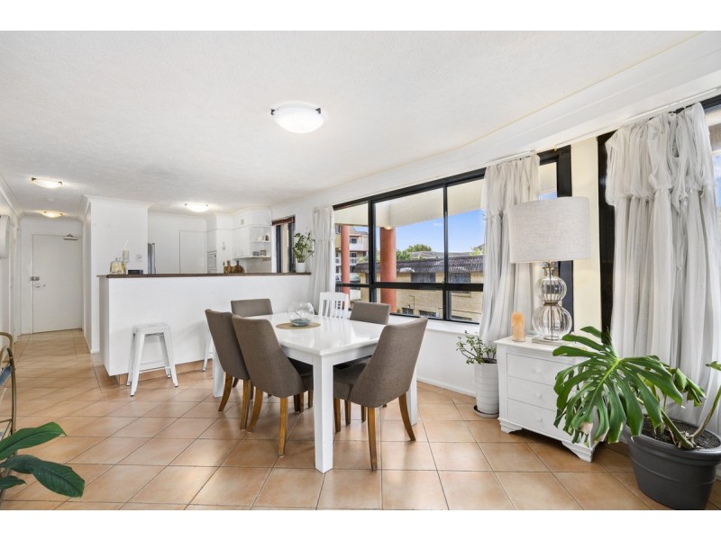 5/274 Marine Parade, Labrador QLD 4215