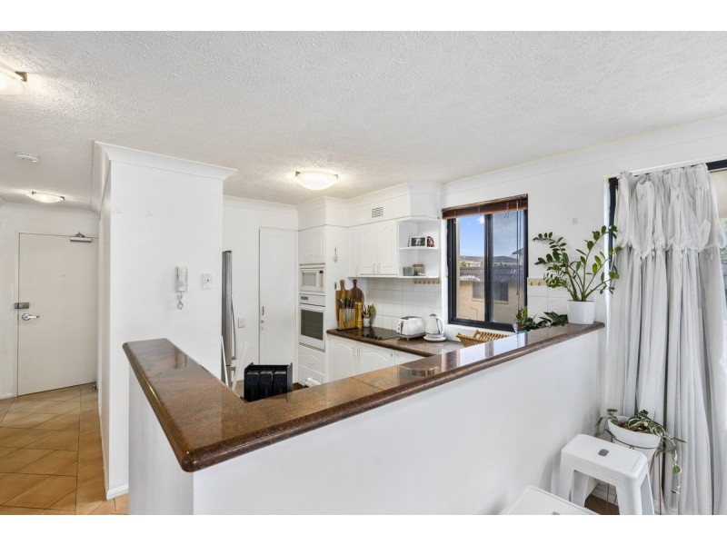 5/274 Marine Parade, Labrador QLD 4215