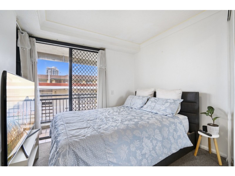 5/274 Marine Parade, Labrador QLD 4215