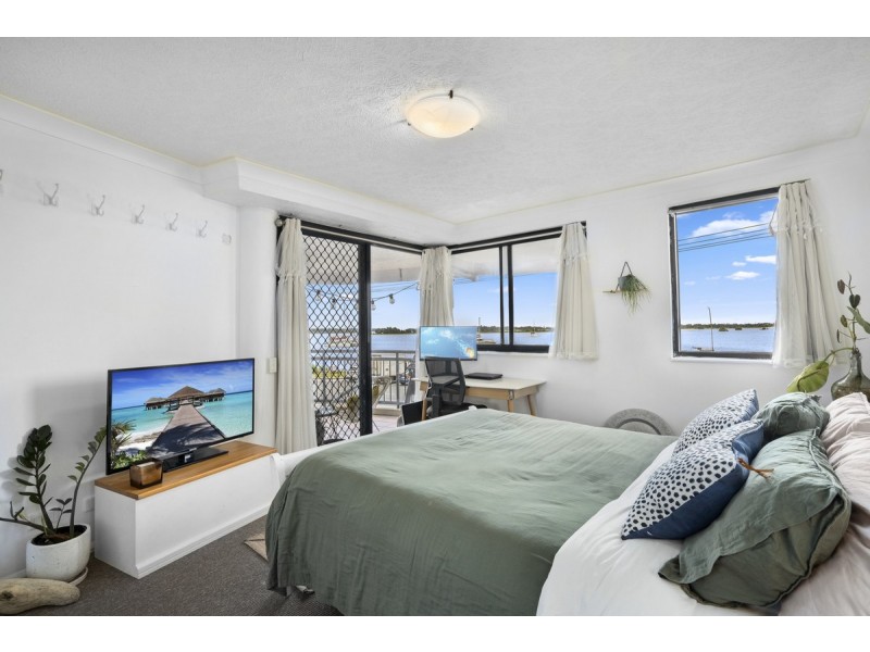 5/274 Marine Parade, Labrador QLD 4215