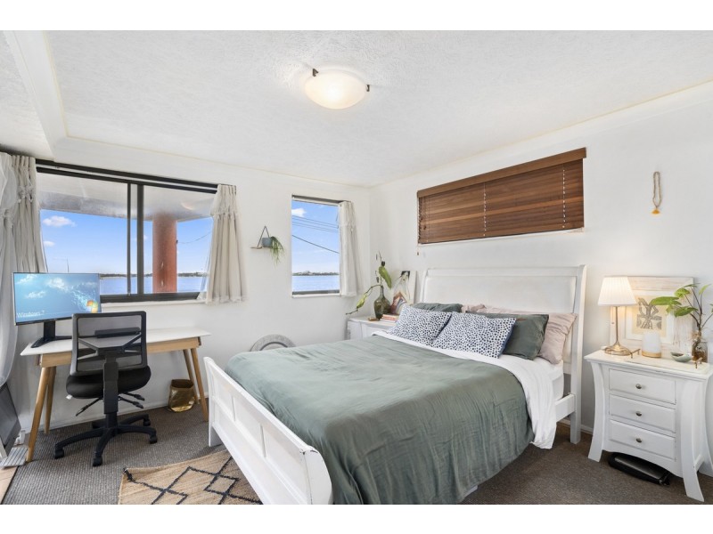 5/274 Marine Parade, Labrador QLD 4215