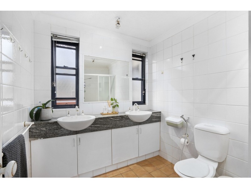 5/274 Marine Parade, Labrador QLD 4215