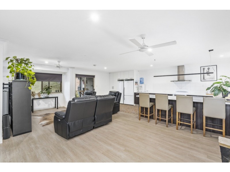 1/80 Paddington Drive, Carrara QLD 4211