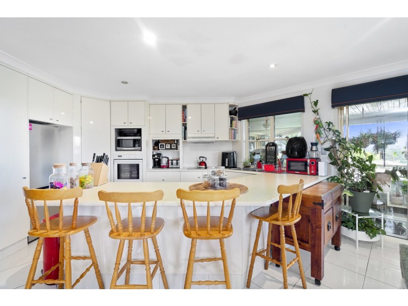 6 Berkley Court, Highland Park QLD 4211