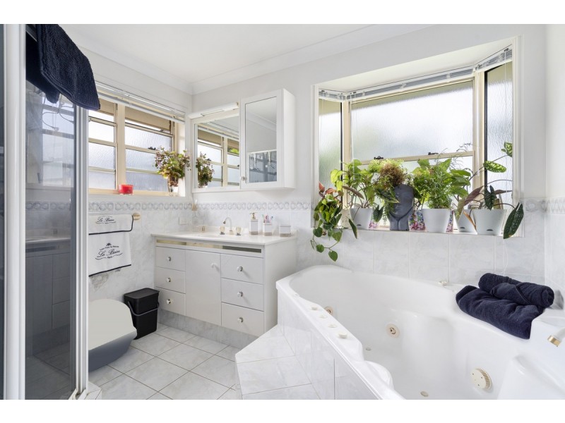 6 Berkley Court, Highland Park QLD 4211
