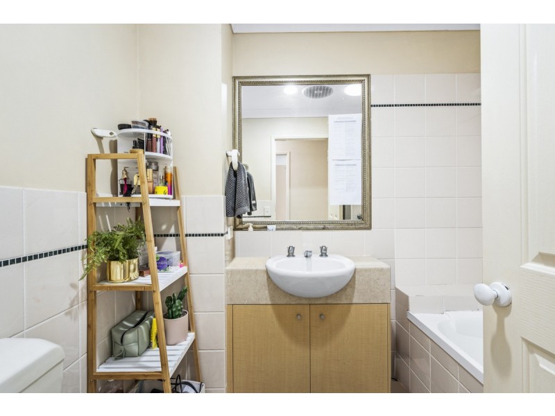 5/64 Gilston Road, Nerang QLD 4211