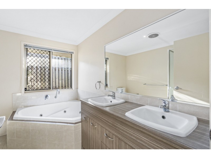 29 Banjo Crescent, Gilston QLD 4211