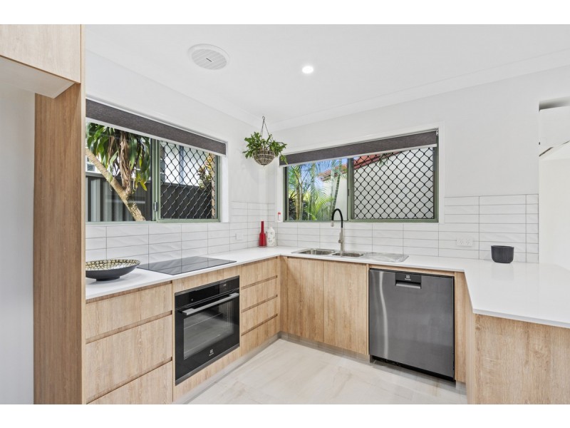 5/93 Whiting Street, Labrador QLD 4215