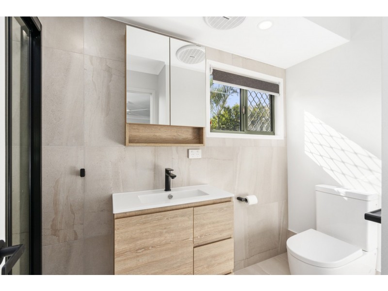 5/93 Whiting Street, Labrador QLD 4215