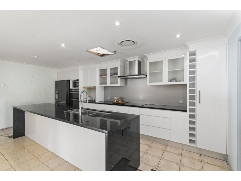3 Lytham Court, Highland Park QLD 4211