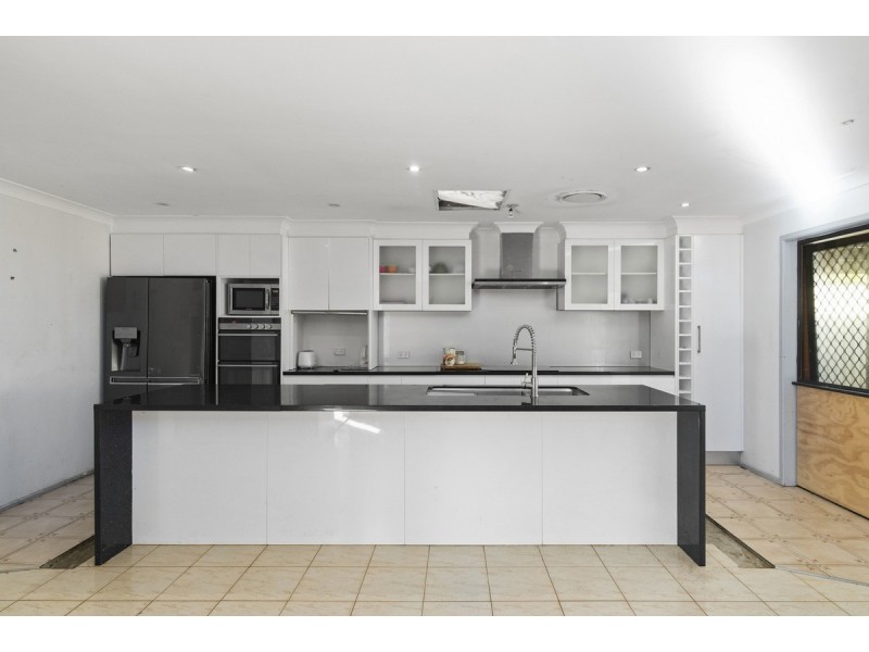 3 Lytham Court, Highland Park QLD 4211