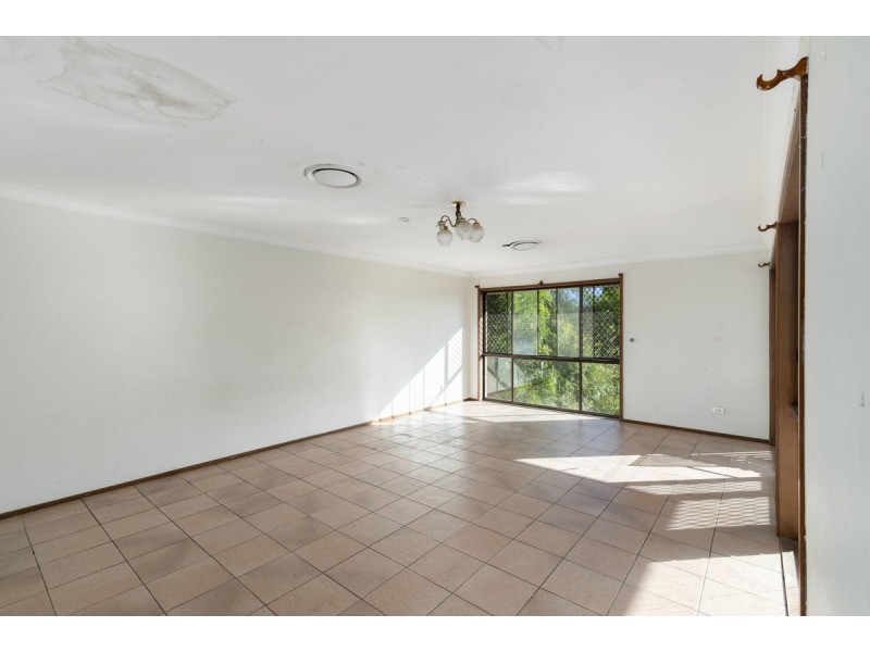 3 Lytham Court, Highland Park QLD 4211