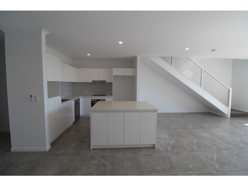 18/79-81 Macadie Way, Merrimac QLD 4226
