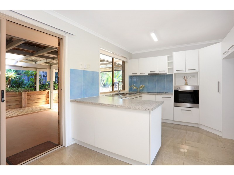 11 Knight Crescent, Nerang QLD 4211