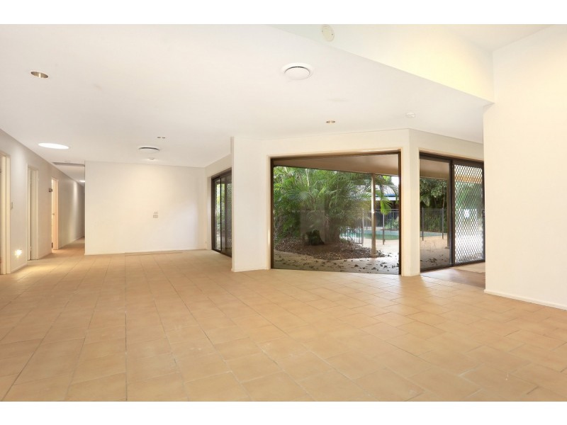 6 Oak Street, Nerang QLD 4211
