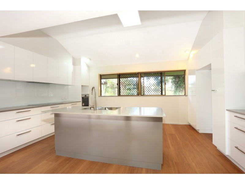 6 Oak Street, Nerang QLD 4211