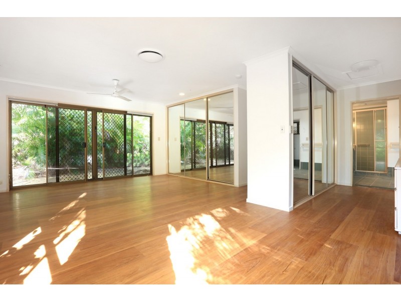 6 Oak Street, Nerang QLD 4211