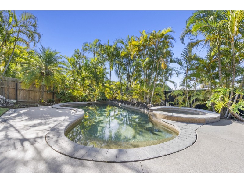 3 Dewar Court, Highland Park QLD 4211