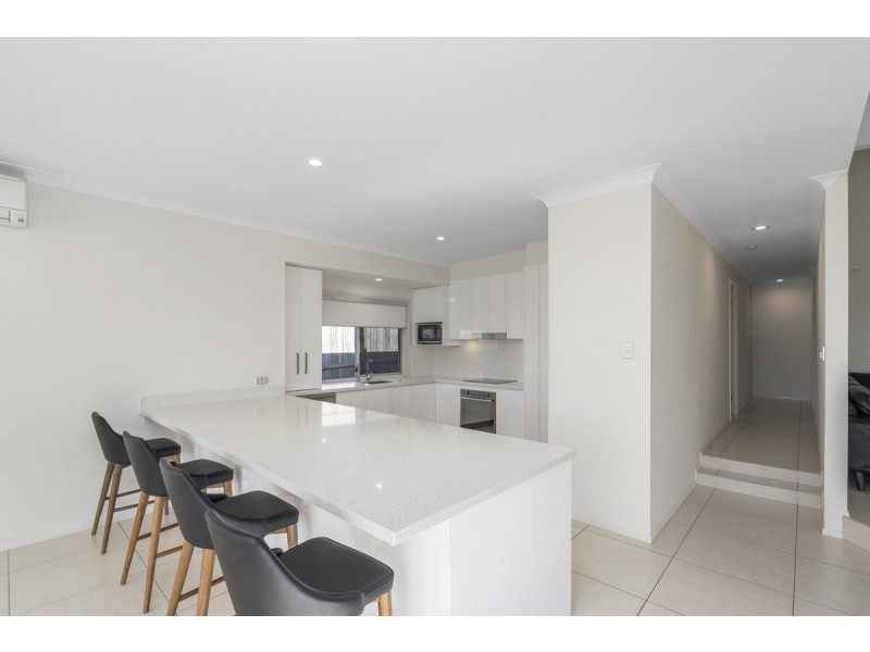 3 Dewar Court, Highland Park QLD 4211