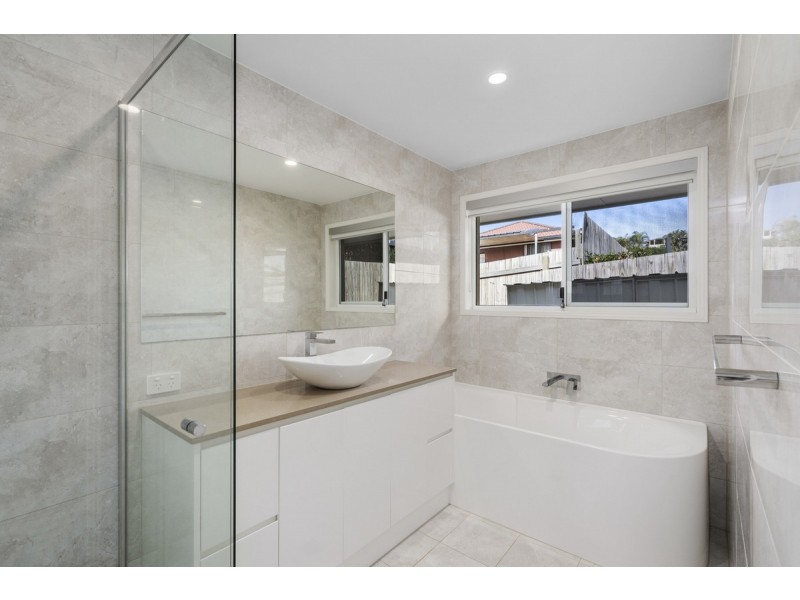 3 Dewar Court, Highland Park QLD 4211